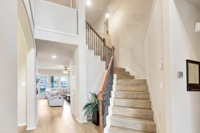 Photo - 10 W Lasting Spring Cir