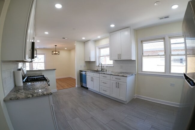 Photo - 8017 W Churchill Ave Unit 1