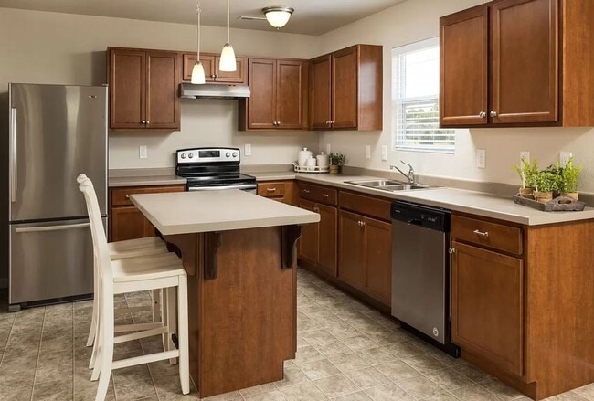 Photo - Large 4 bedroom 2000 sq ft home at a great value!