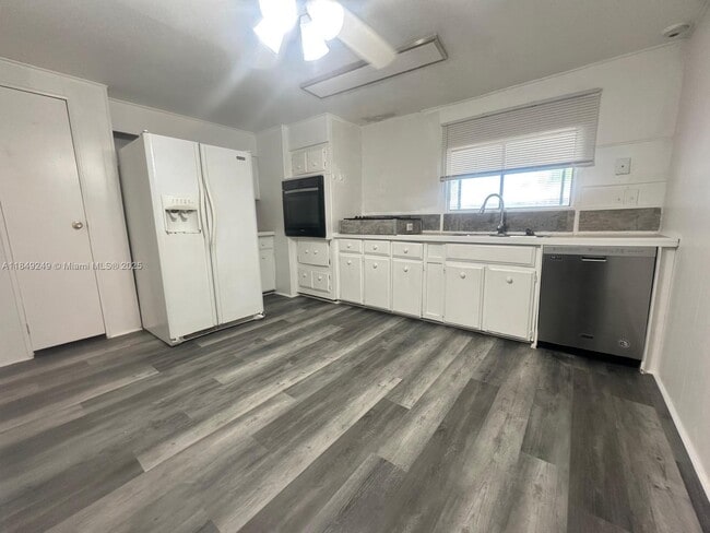 Building Photo - 23017 Watergate Cir Rental