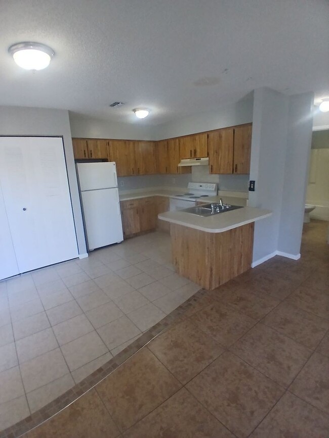 Photo - Move-In Ready 2BR/2BA Home & Prime Zephyrhills Location!
