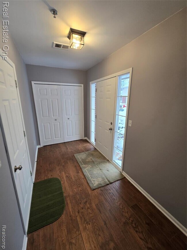 Photo - 1716 Deepwood Cir Unit 43