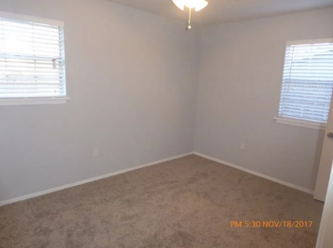 Photo - 4906 SE Trenton Rd