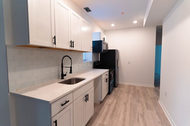 Photo - 848 N 41st St