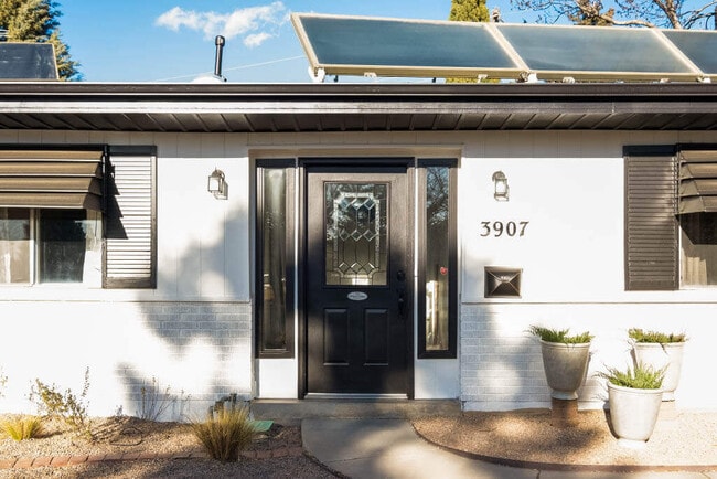 Photo - 3907 Solano Pl NE