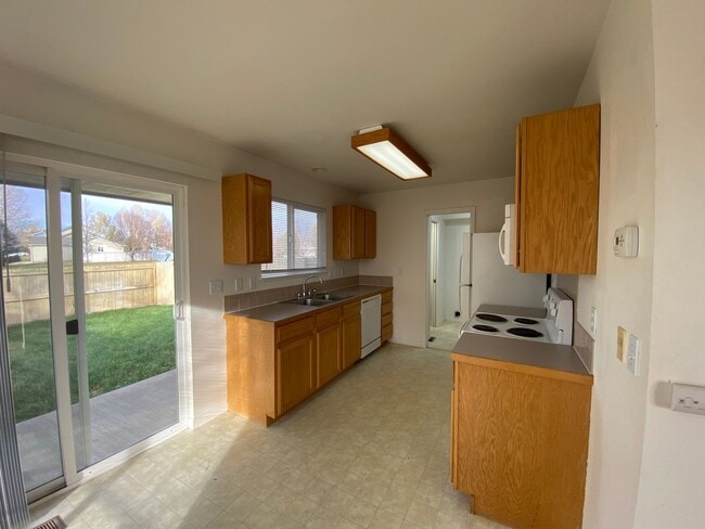 Photo - Bright & Inviting Wellington Townhome