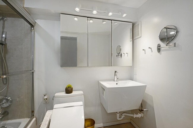 Photo - 212 9th St