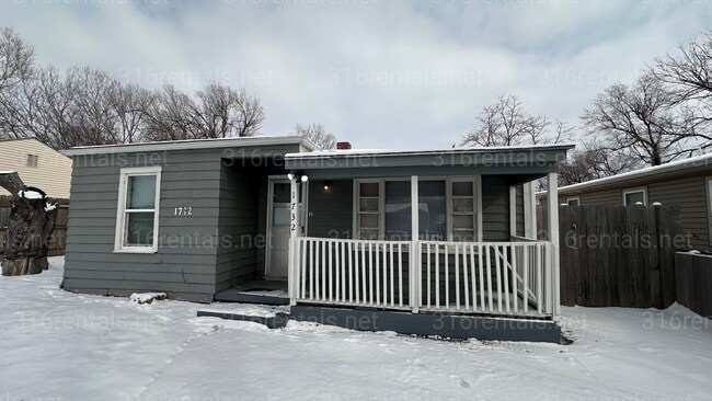 Building Photo - $795- 2 bed 1 bath - Single Family Home