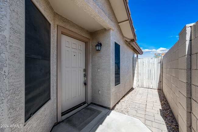 Photo - 2075 S Peppertree Dr