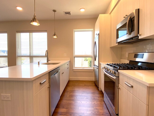 Photo - 14 Everett St Unit 201