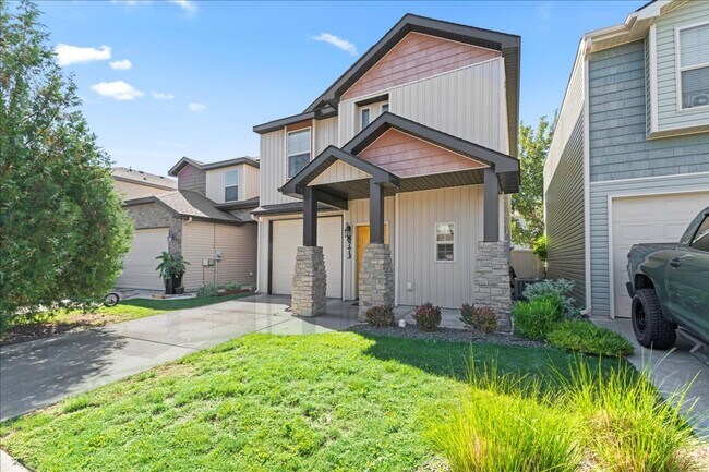 Photo - Centrally Located 3 Bedroom 2.5 Bathroom Home