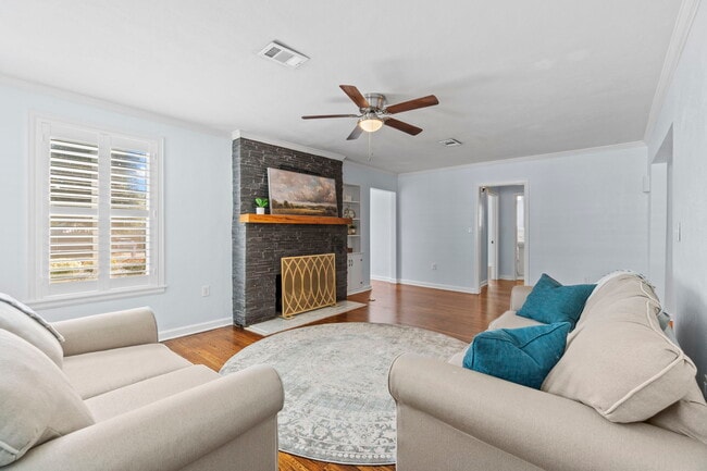 Photo - 1812 E Avery St