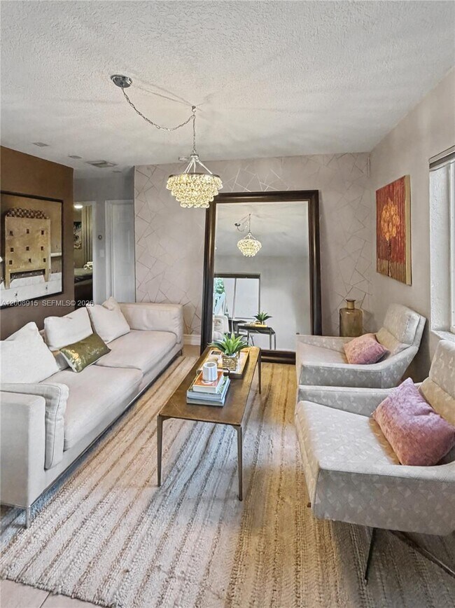 Building Photo - 1423 Holly Heights Dr Unit 11