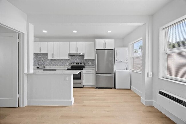 Photo - 412 SE 16th St Unit 2