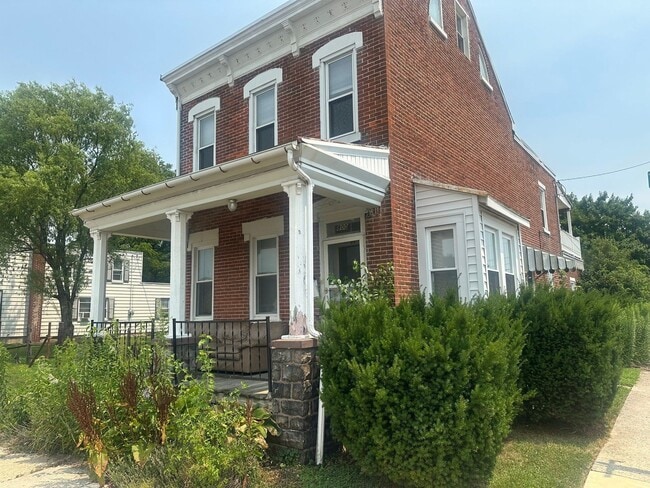 Building Photo - 800 Tuckerton Ave Unit 2