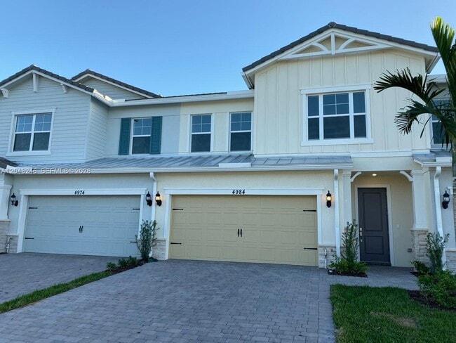 Photo - 4984 Greenway Dr
