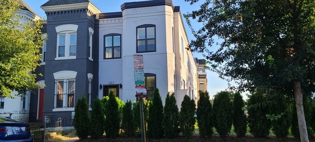 Building Photo - 1201 I St NE Unit 3
