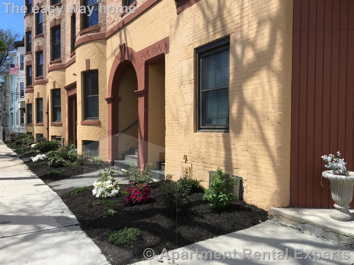 Photo - 102 Willow St Unit #2