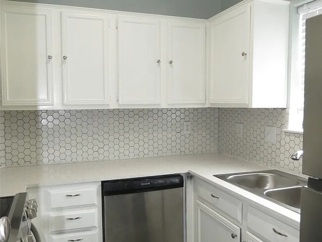 Photo - 4715 N Galloway Ave Unit 104