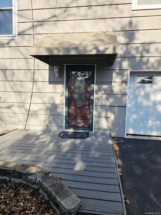 Photo - 624 Russet Rd