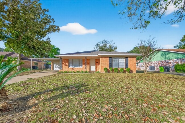 Photo - 1411 Mimosa Ln