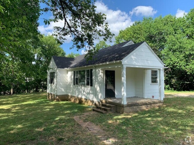 Building Photo - Charming 2 Bedroom Cottage in Green hills Rental