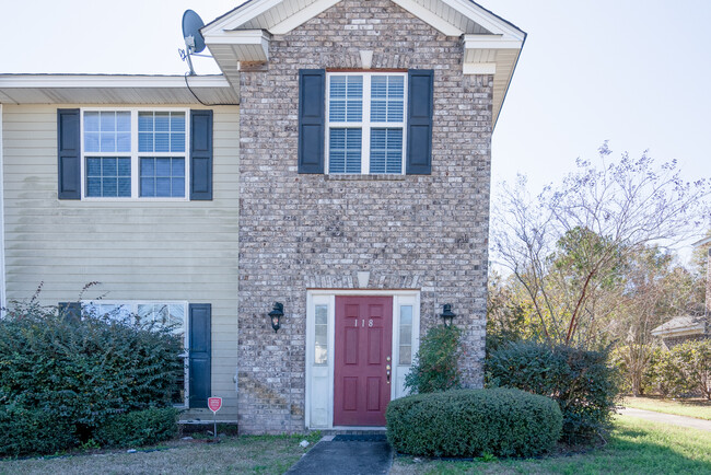 Photo - 118 Caswell Ct Townhome