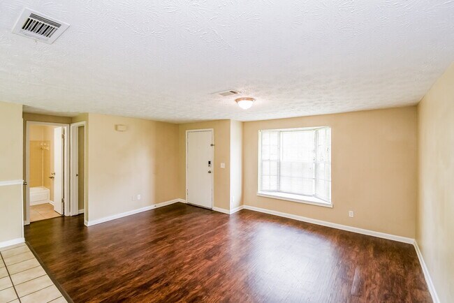 Photo - 770 Trambley Dr E