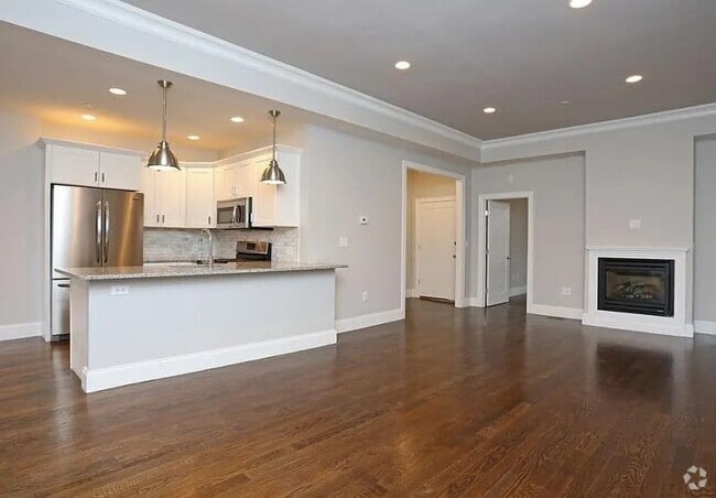 Building Photo - 11 Mercer St Unit 1 Rental