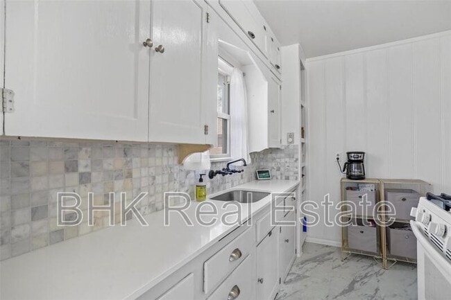 Photo - 1915 Clover Ln