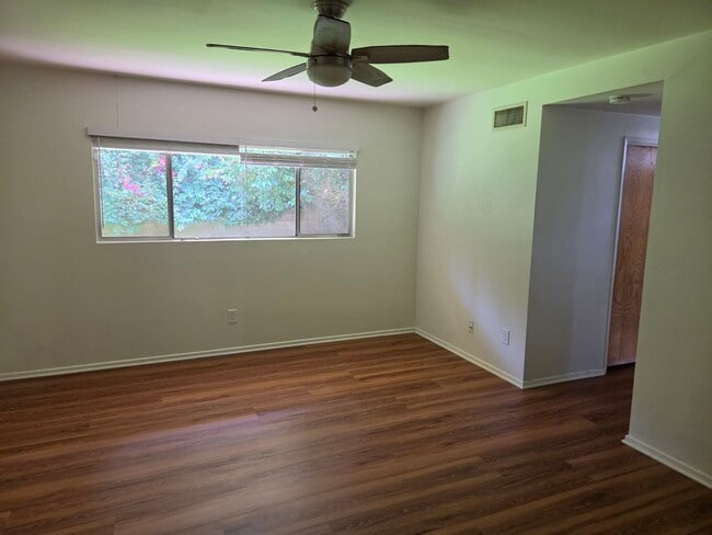 Photo - 4734 Laurelgrove Ave