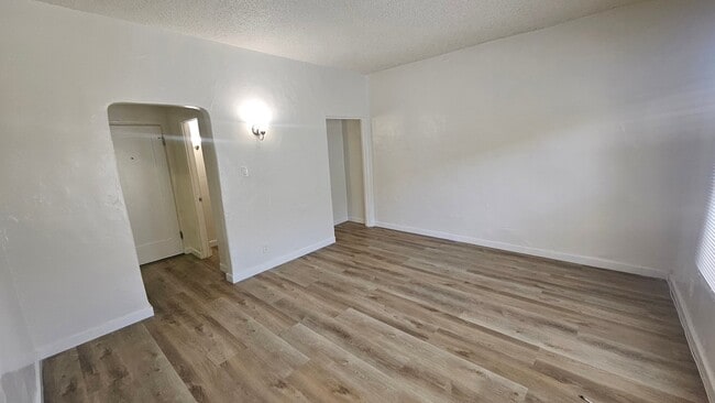 Photo - 1750 S Longwood Ave Unidad 9