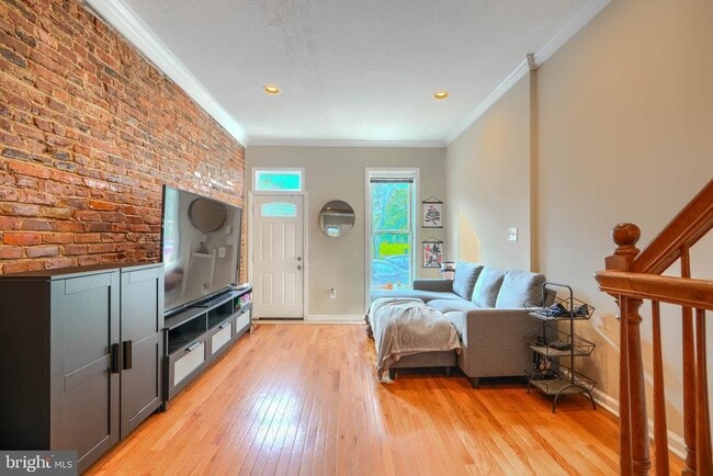 Building Photo - 1421 Washington Blvd Rental