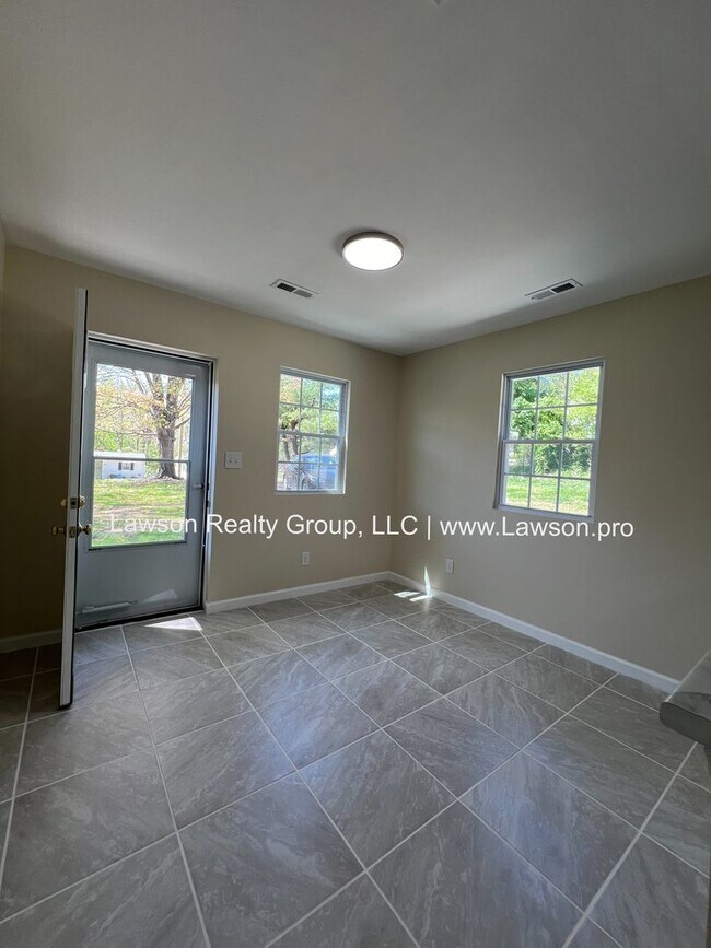 Photo - Beautiful, 2 Bedroom, 1 Bath, Completely R...