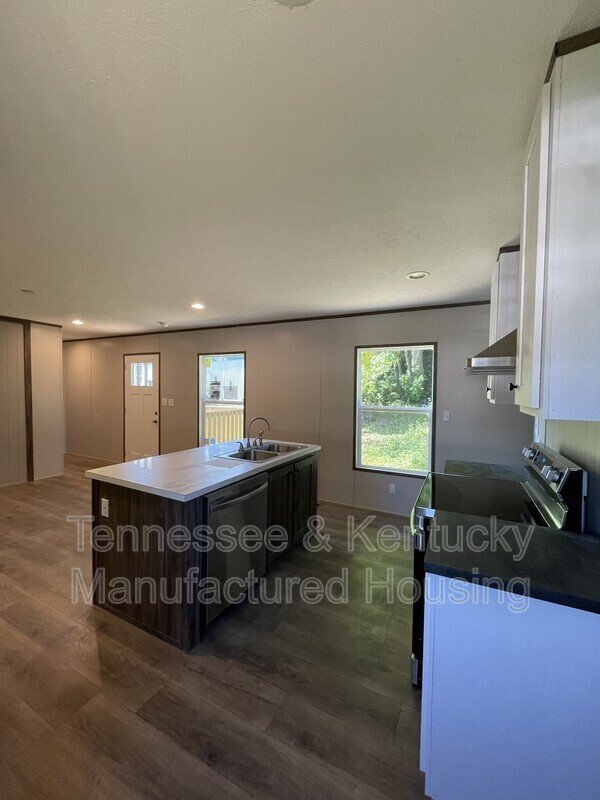 Photo - 218 Eller Dr