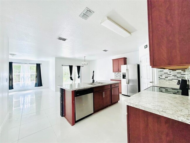 Photo - 518 SW Natalie Terrace