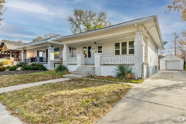 Building Photo - 826 E Coatsville Ave Rental