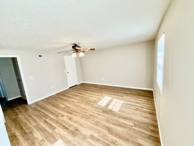 Photo - 2 bed 1 1/2 bath condo