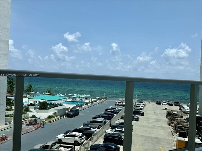 Photo - 3180 S Ocean Dr Unidad 401