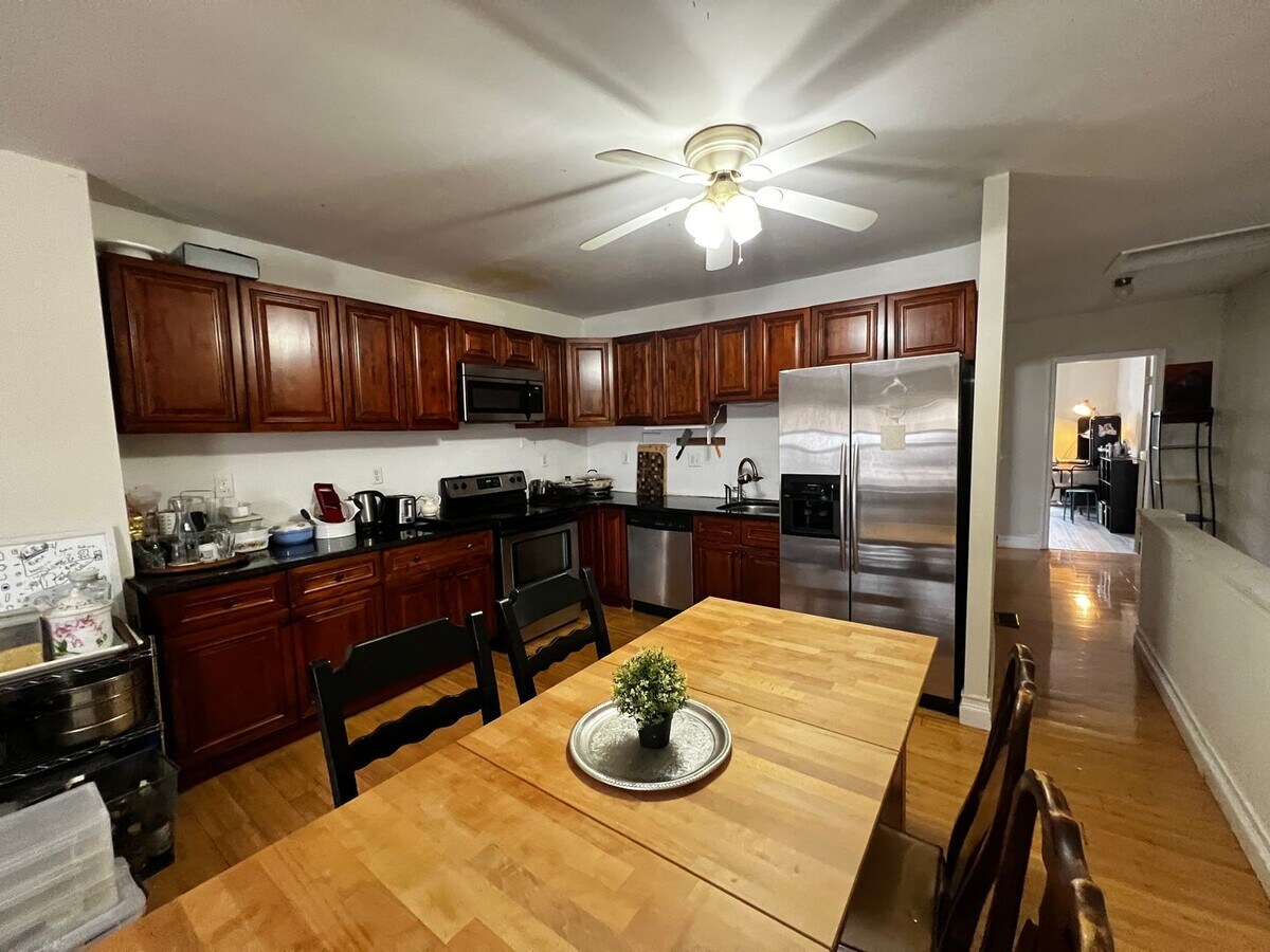 Photo - 676 N 33rd St Unit 3F