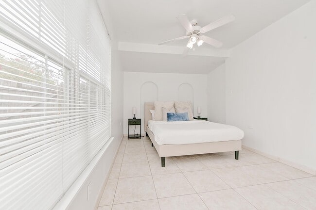 Photo - 918 Murdock Blvd