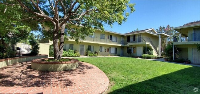 Building Photo - 15807 Landmark Dr Rental