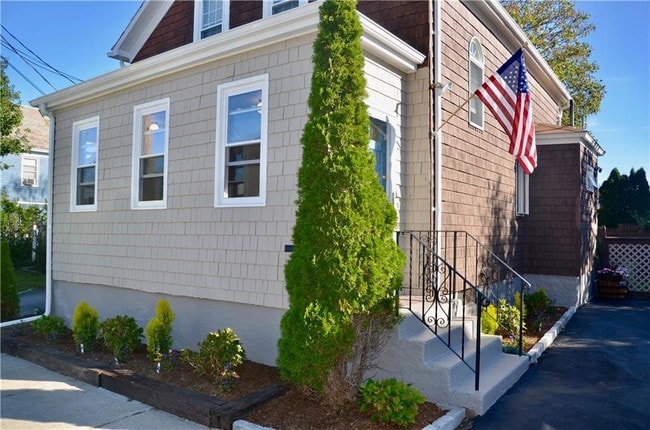 Photo - 15 Halsey St