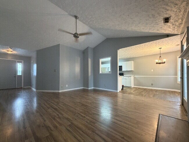 162 Cavalier Dr