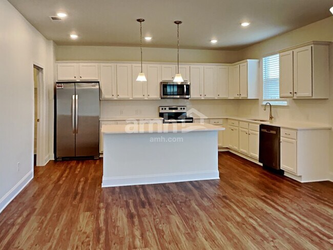 Photo - 168 Larragan Dr