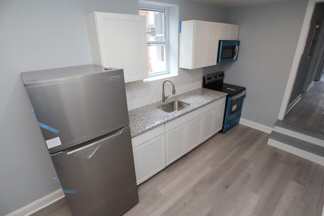 Photo - 1908 W Diamond St