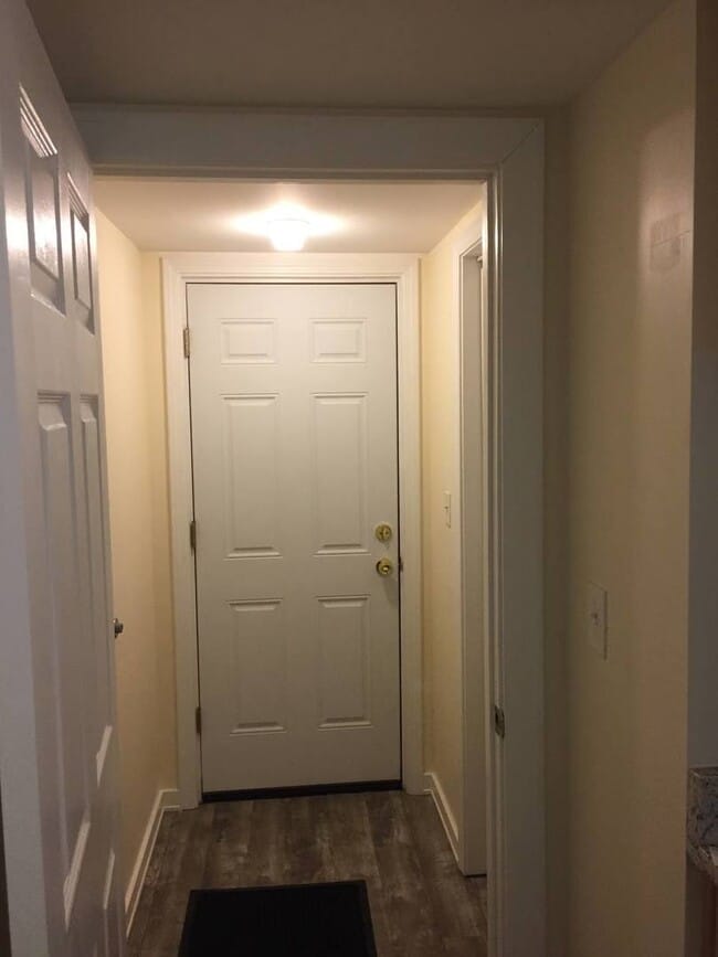 Building Photo - 2212 W Iowa St Unit G