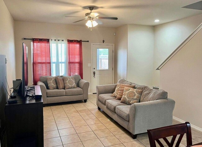 Photo - 114 Niagara Dr.