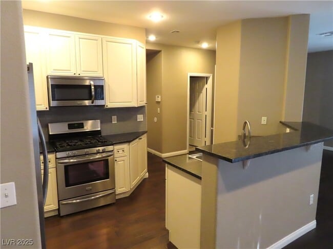 Building Photo - 235 Devotion Ct