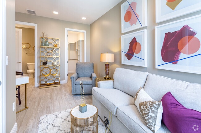 2 BR, 2 BA - The Walton - 1027 SF